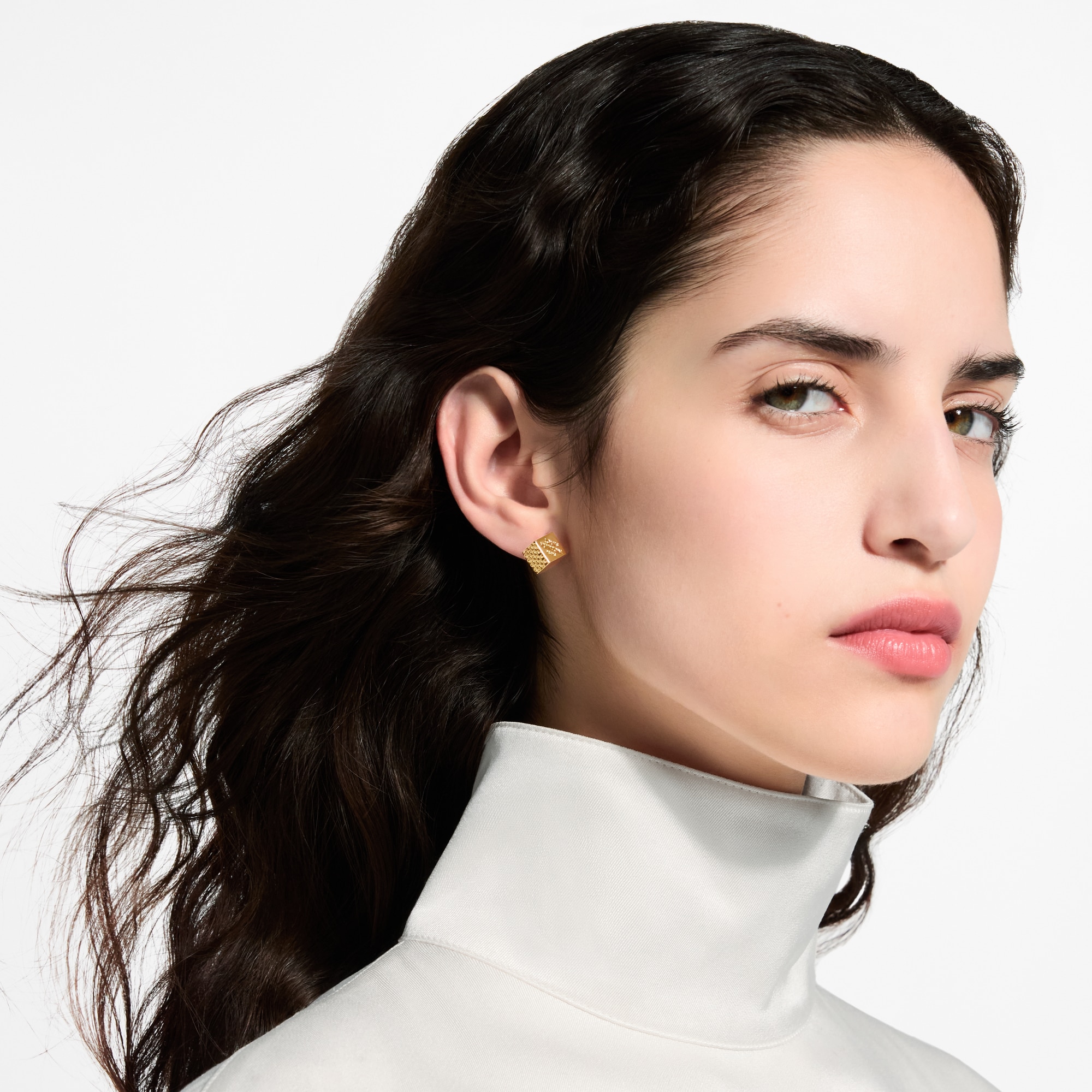 LV Cube Necklace S00 - Women - Fashion Jewelry | LOUIS VUITTON ®